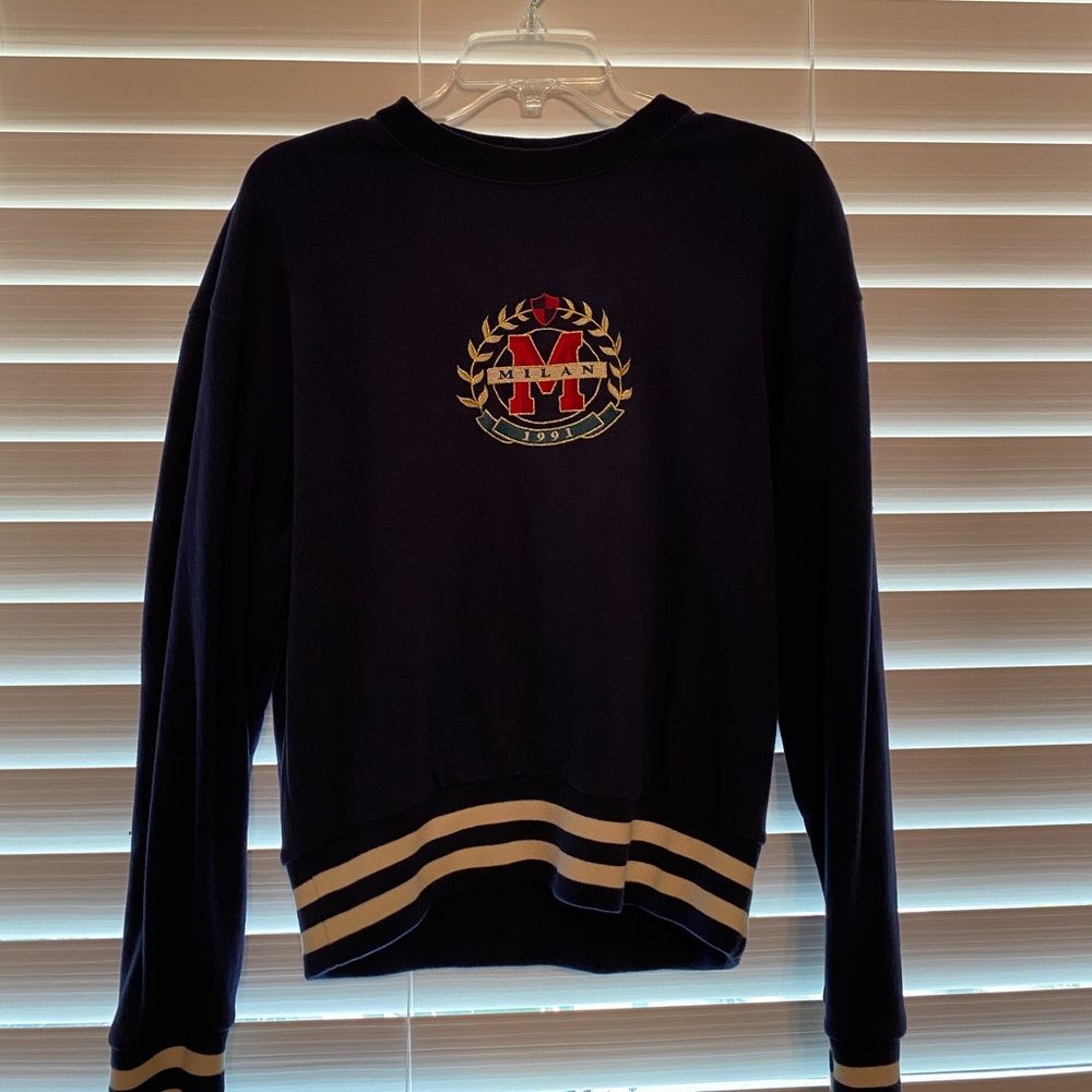 sweatshirt
